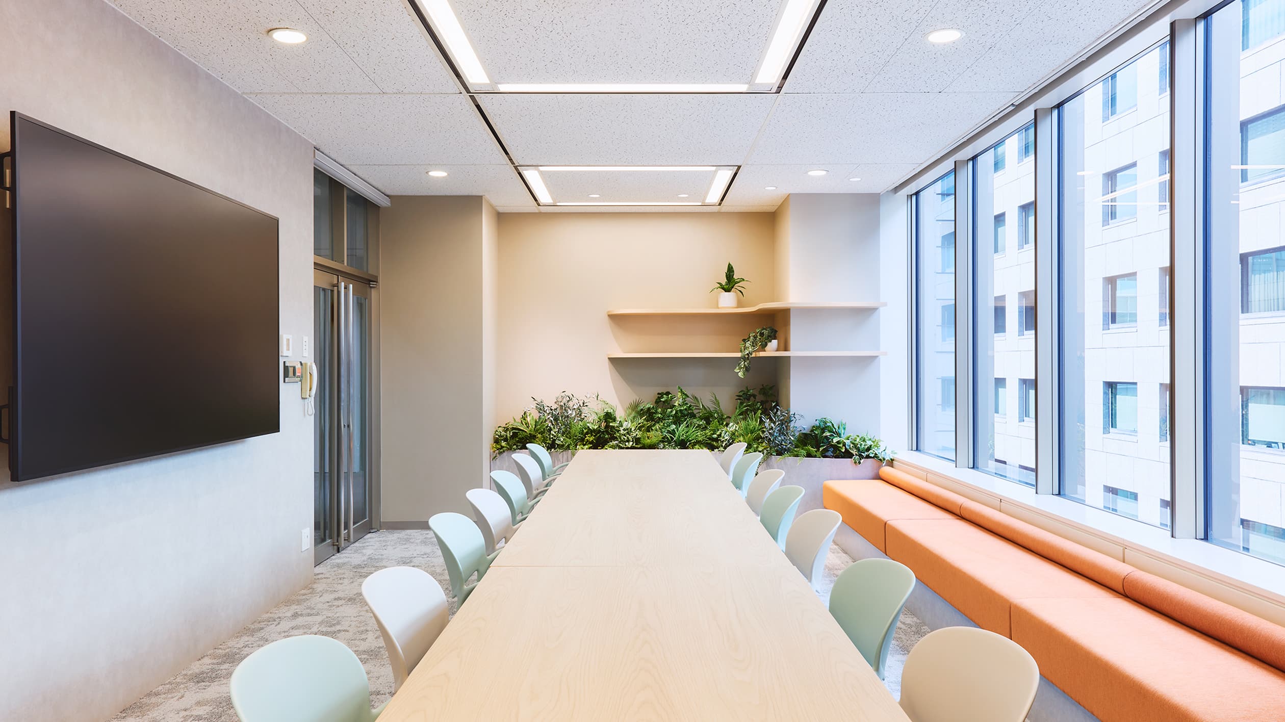 MAIN CONFERENCE ROOM 01